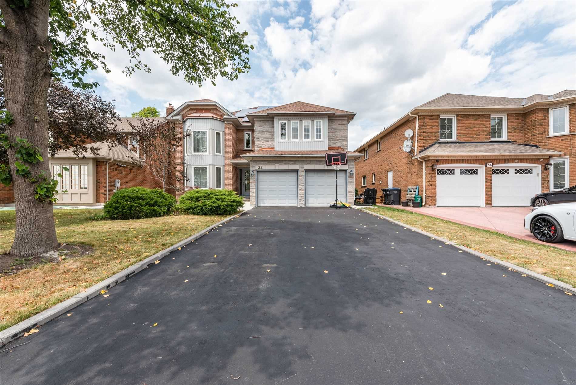 22 Mountainberry Rd E