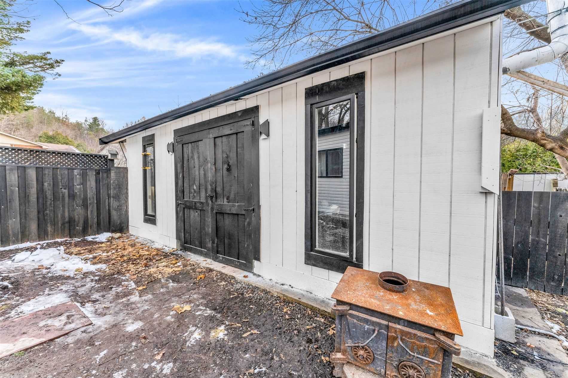 107 Hemlock St