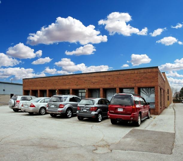 Listing W5867355 - Large Photo # 1