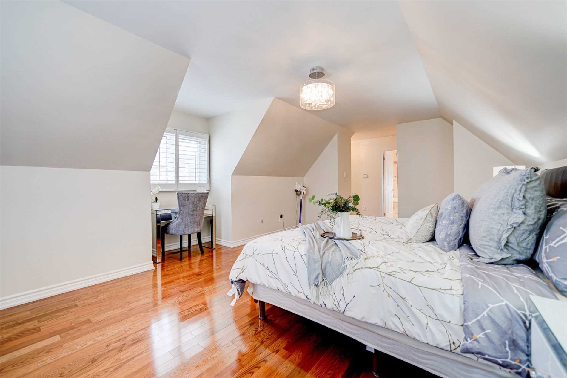 Listing W5869021 - Large Photo # 22