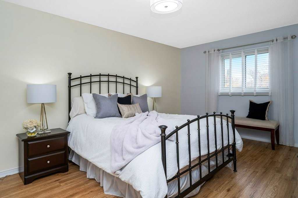 Listing W5869161 - Large Photo # 18