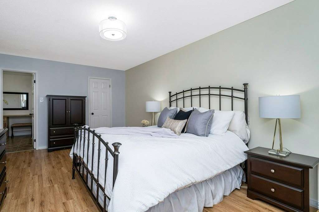 Listing W5869161 - Large Photo # 19