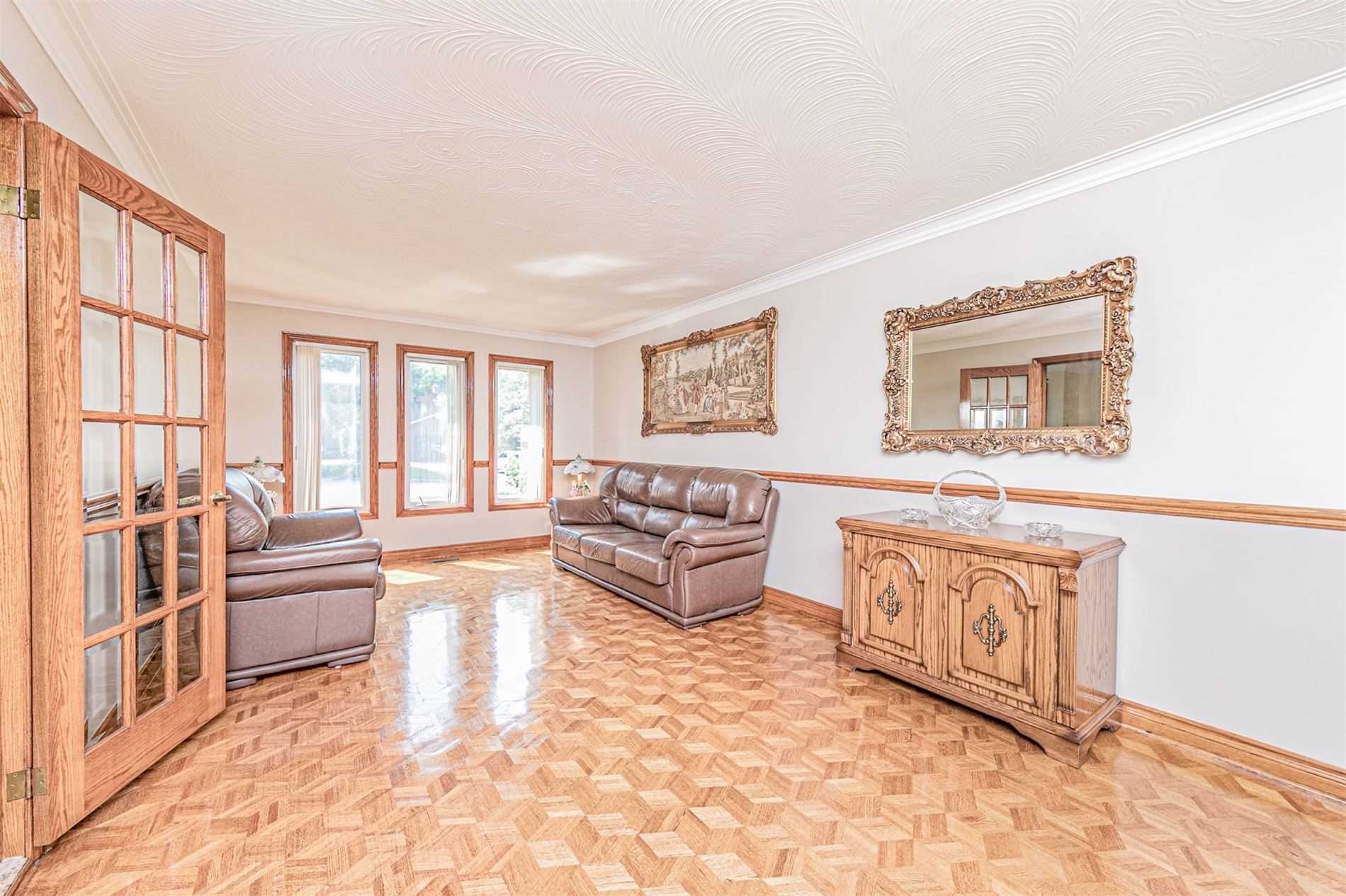 Listing W5869226 - Large Photo # 7