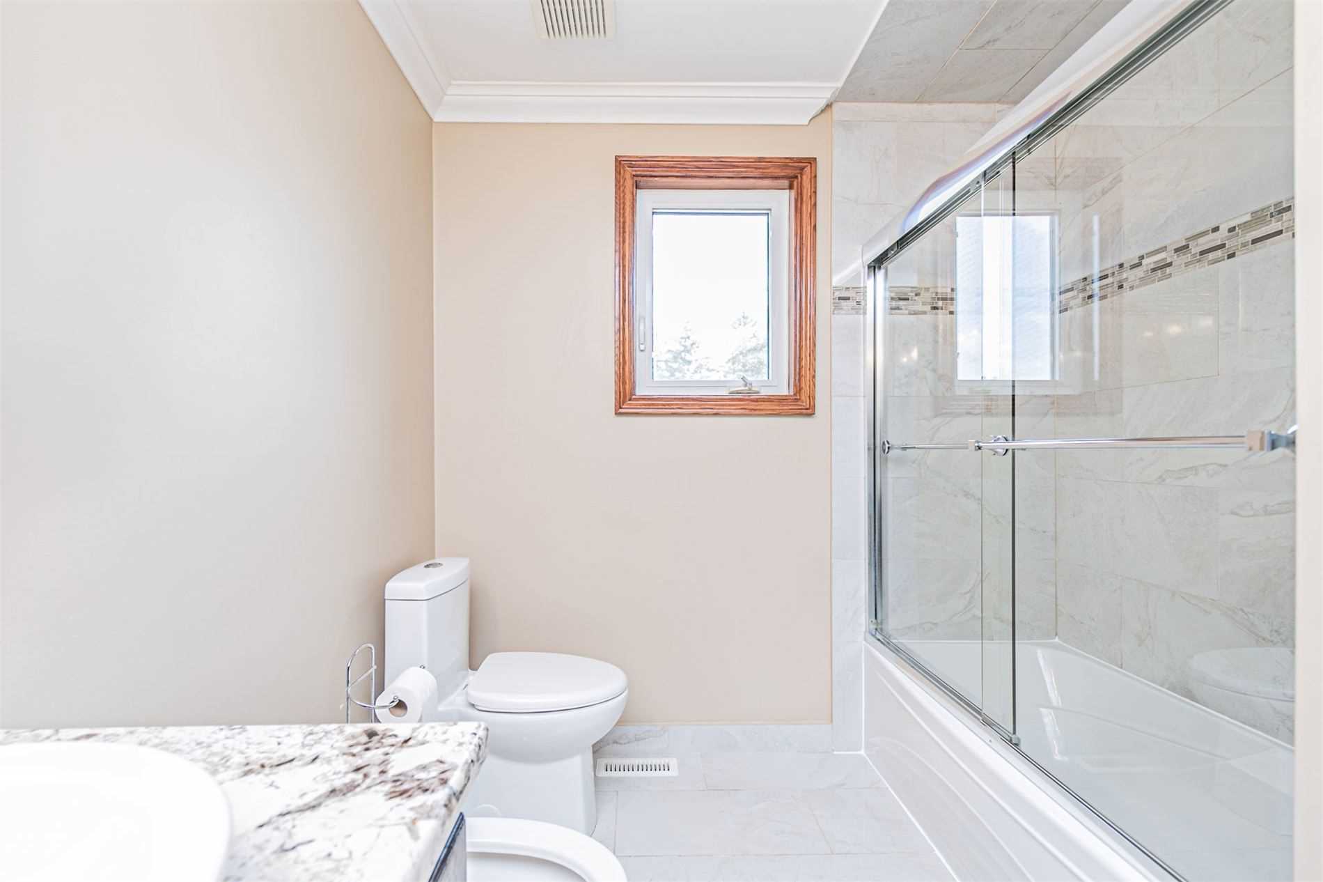 Listing W5869226 - Large Photo # 22