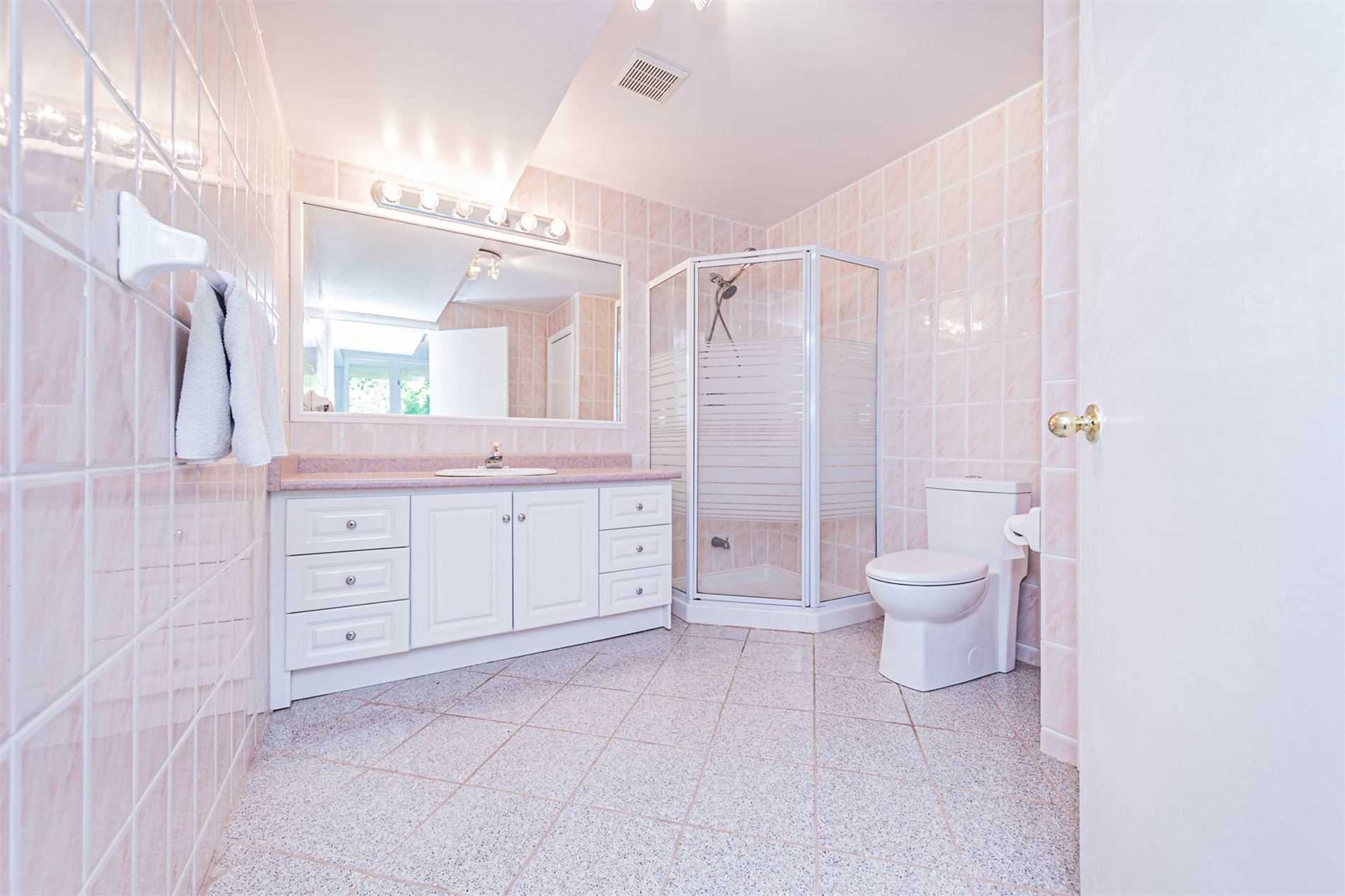 Listing W5869226 - Large Photo # 32