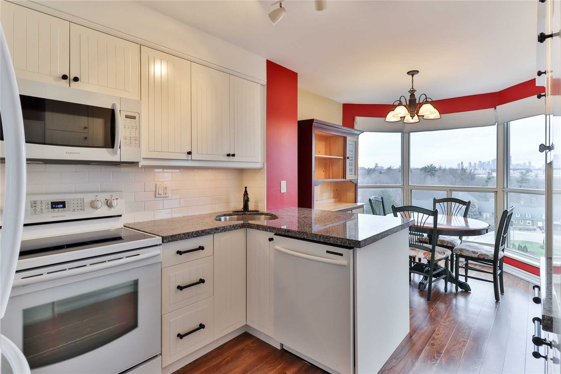 Listing W5869447 - Large Photo # 3