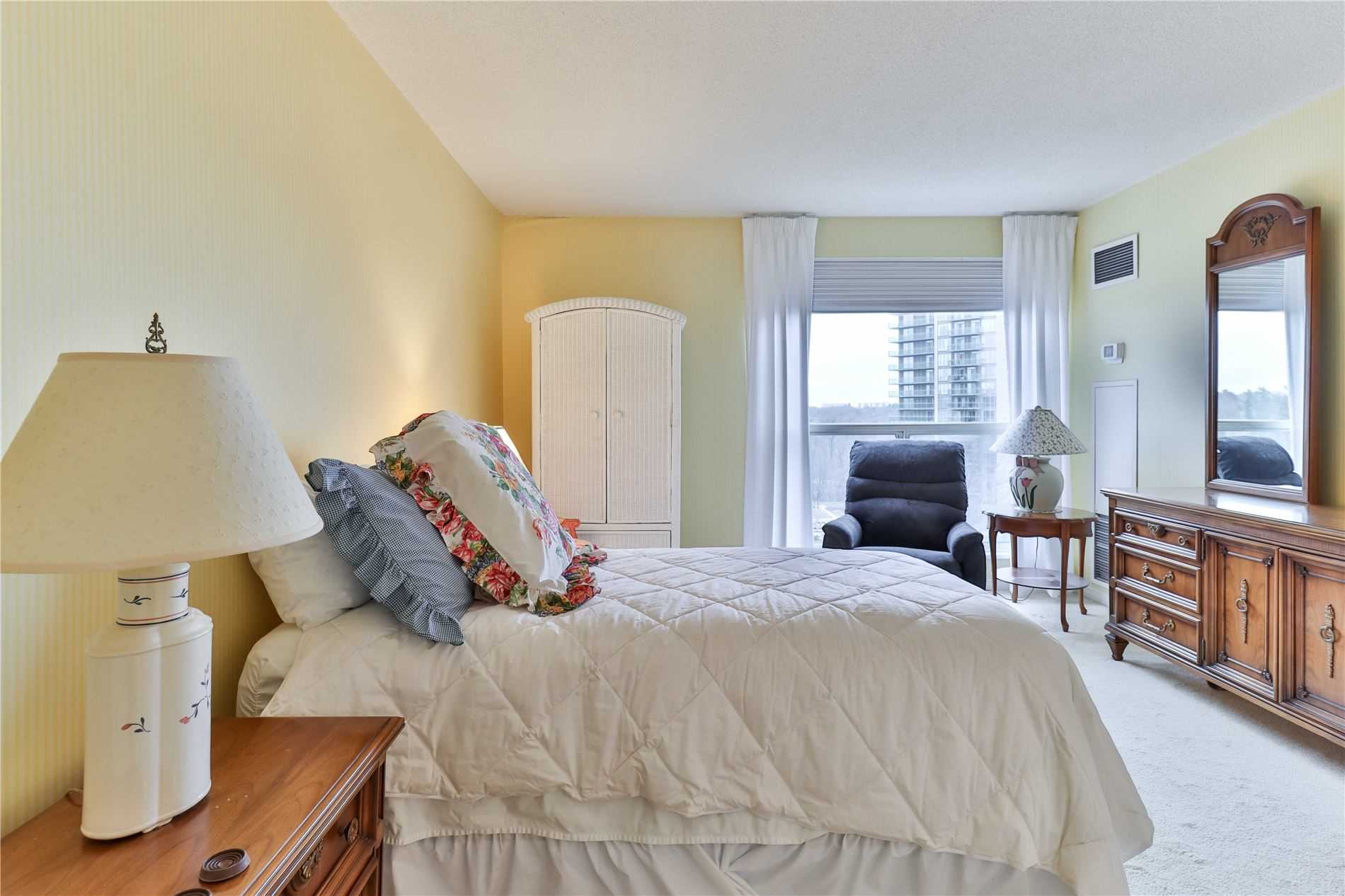 Listing W5869447 - Large Photo # 12