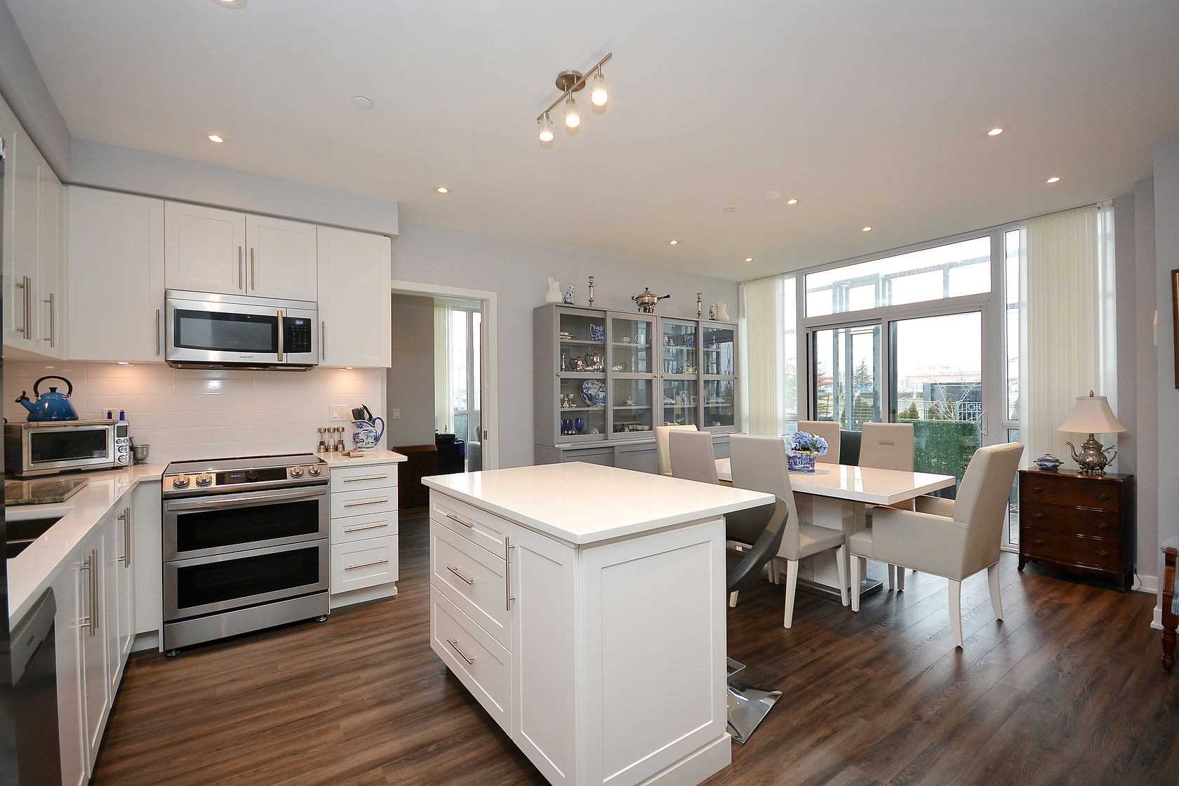 4699 Glen Erin Dr, #109