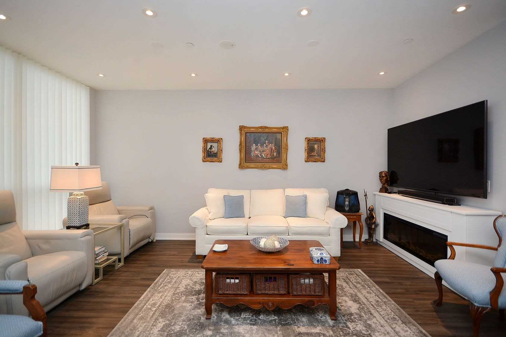 4699 Glen Erin Dr, #109