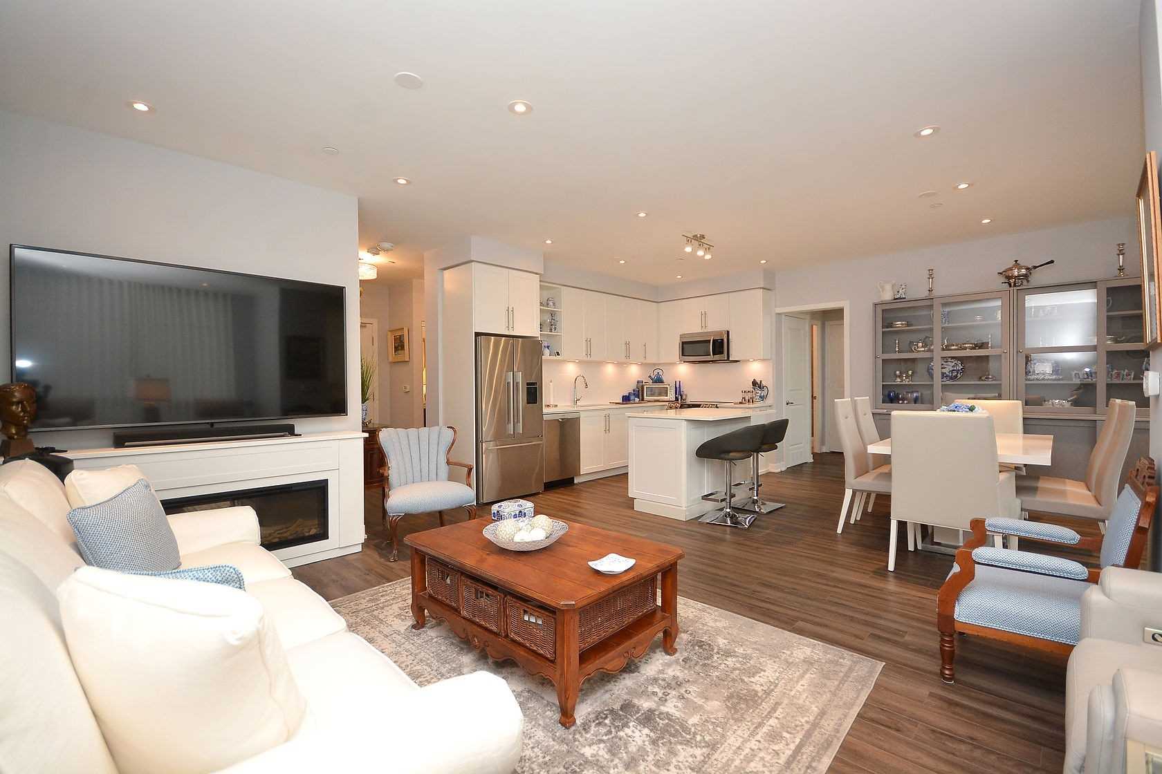 4699 Glen Erin Dr, #109