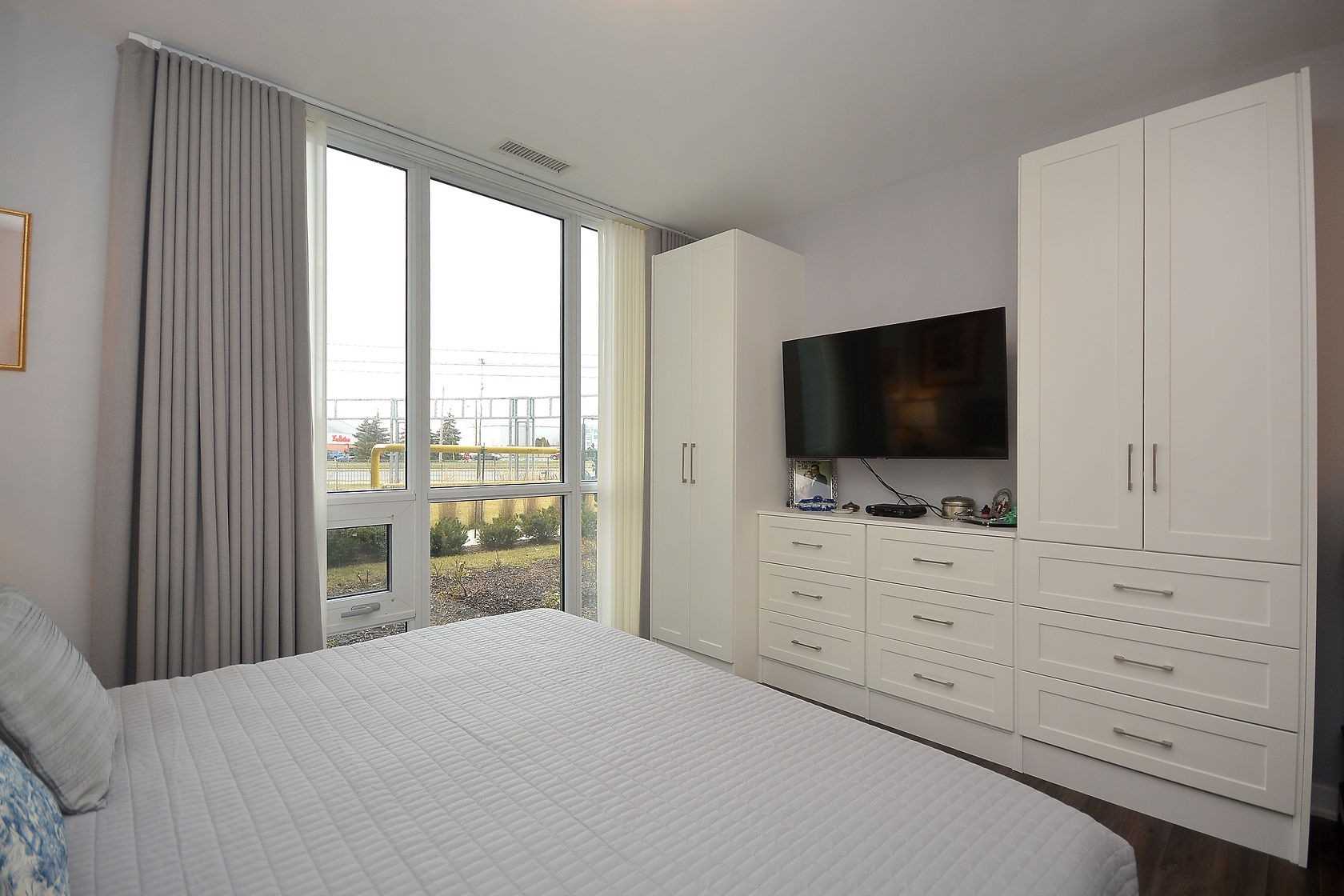 4699 Glen Erin Dr, #109