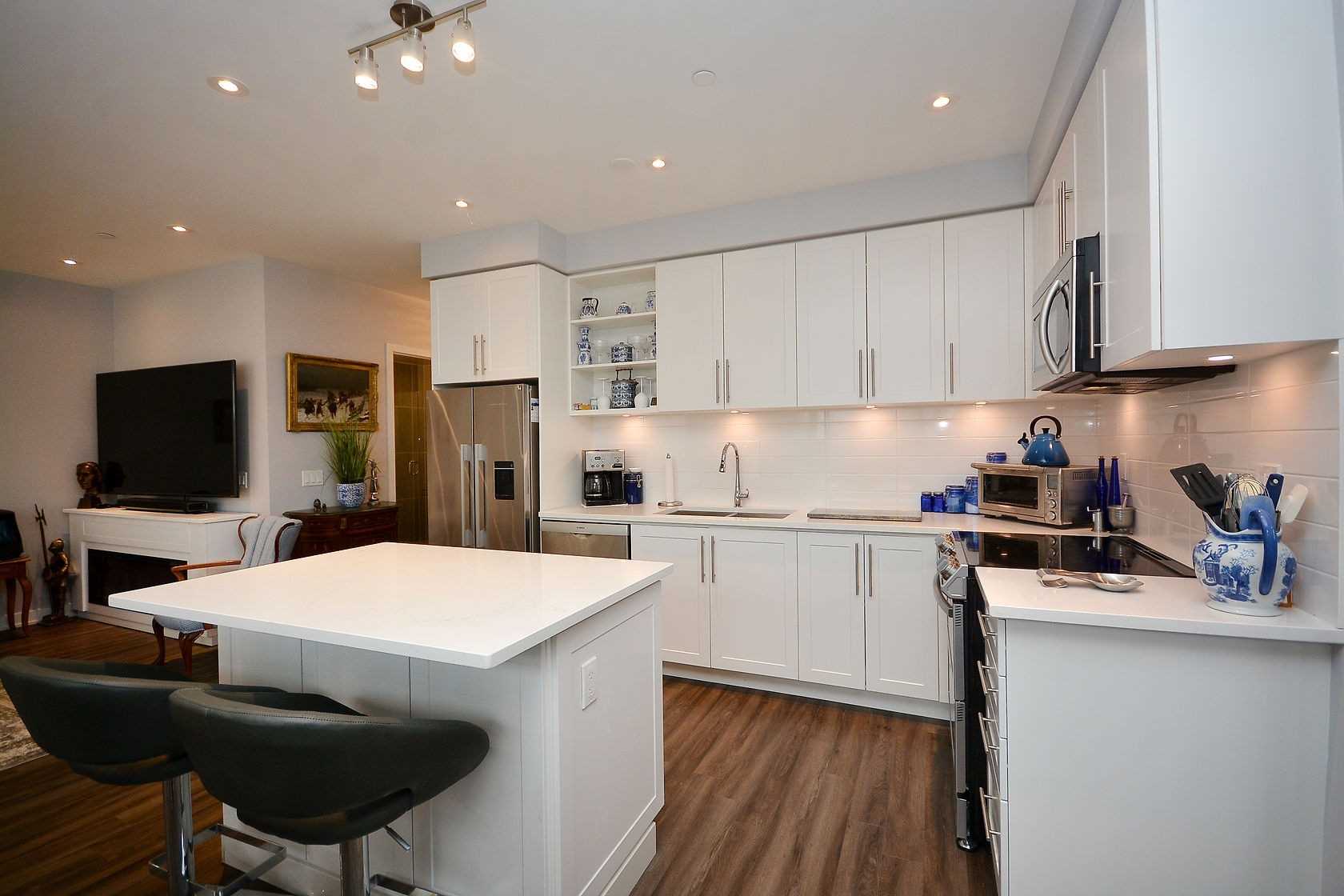 4699 Glen Erin Dr, #109