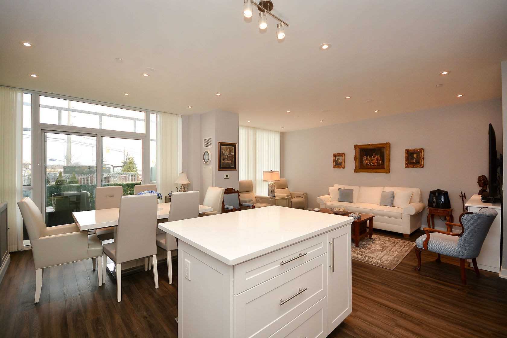 4699 Glen Erin Dr, #109