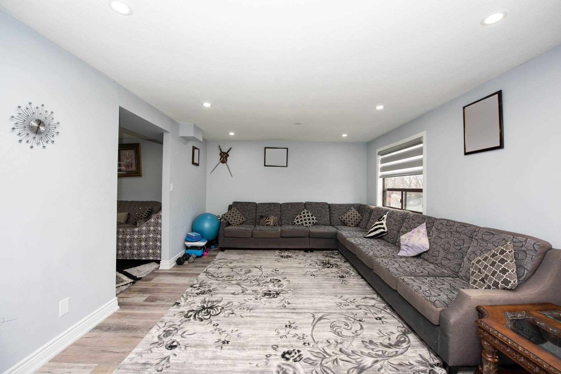 Listing W5869736 - Large Photo # 3