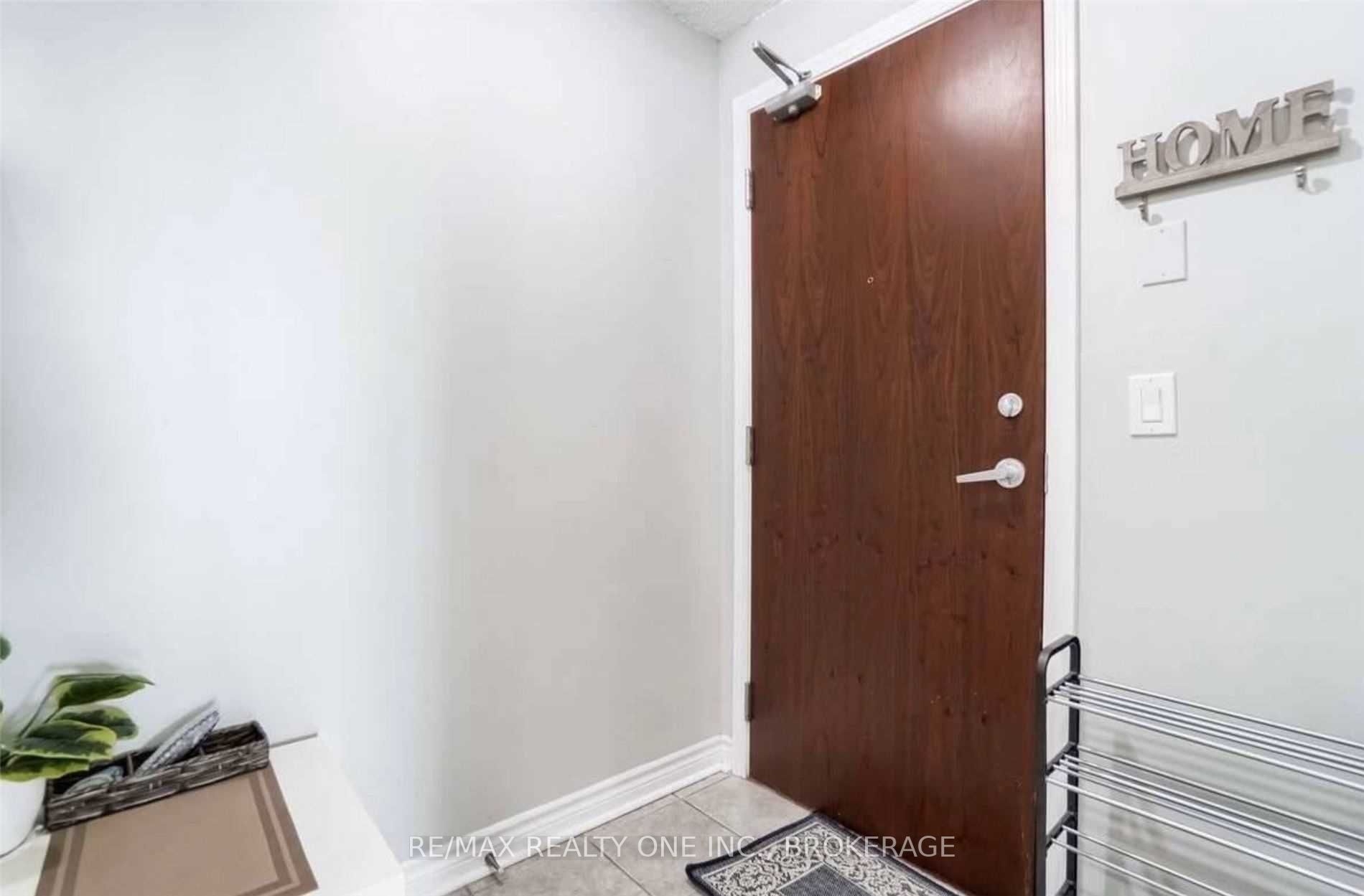 Listing W5869737 - Large Photo # 2