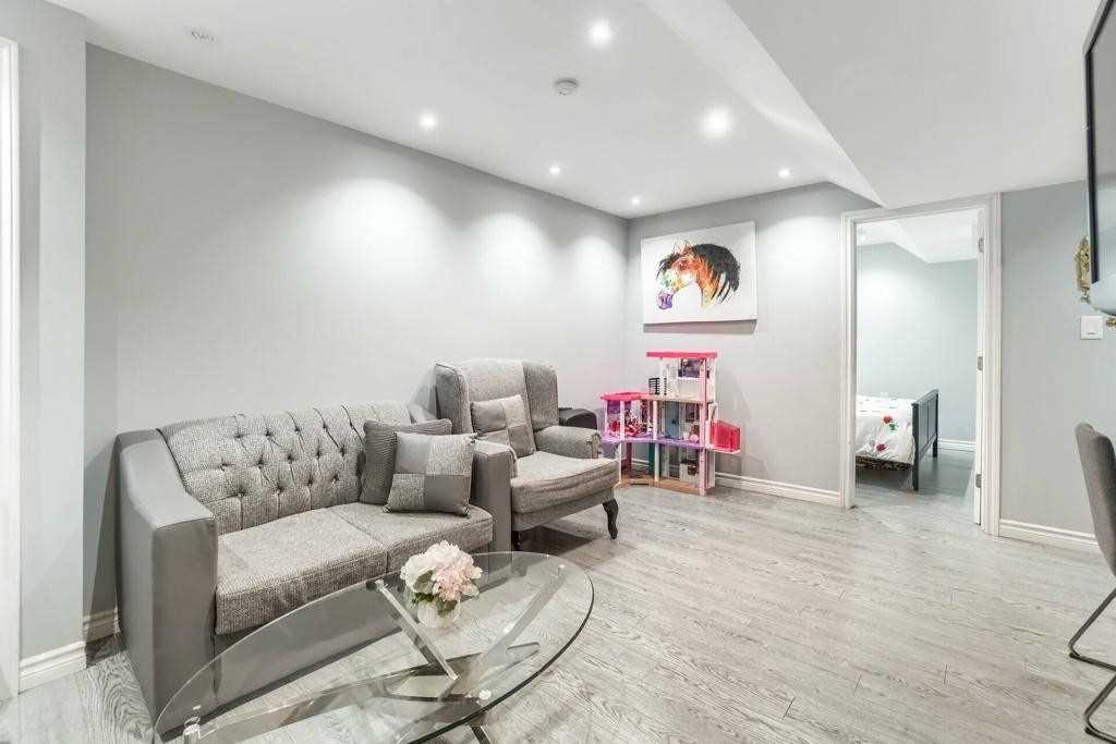 14 Topiary Lane