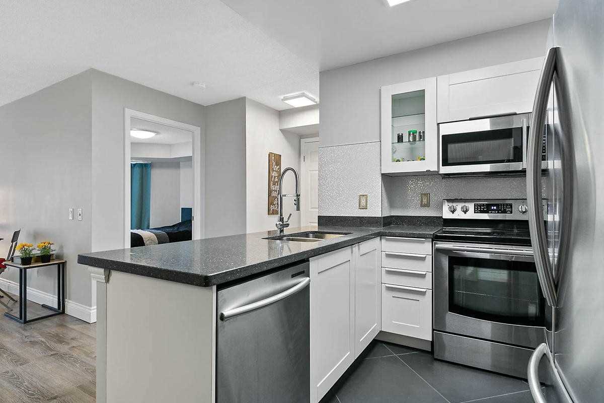 25 Kingsbridge Garden Circ, #1021