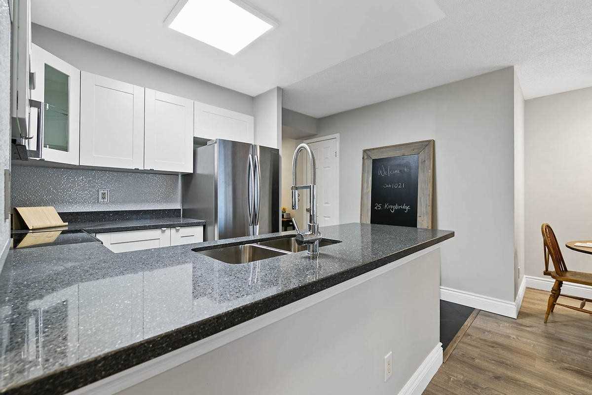 25 Kingsbridge Garden Circ, #1021