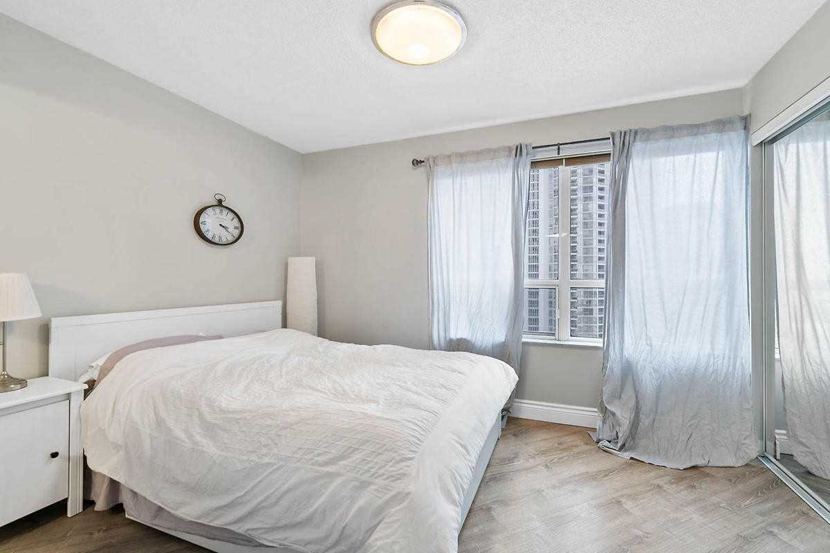 25 Kingsbridge Garden Circ, #1021
