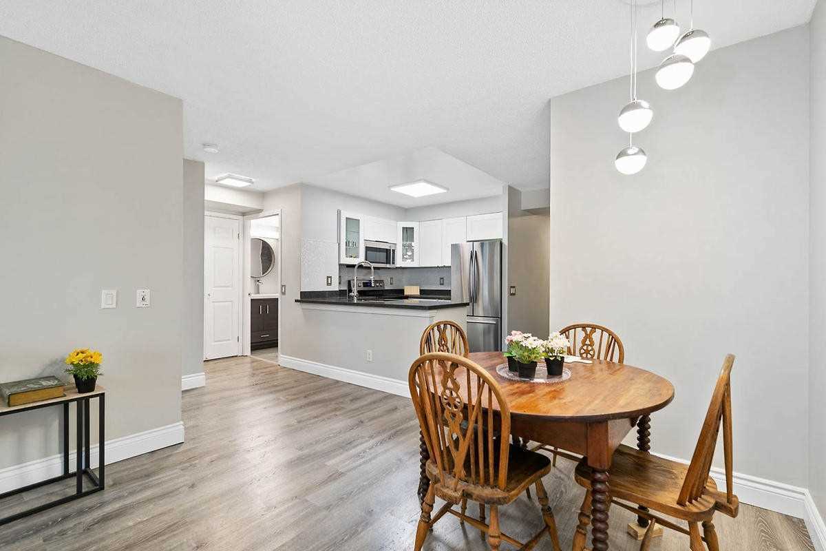 25 Kingsbridge Garden Circ, #1021