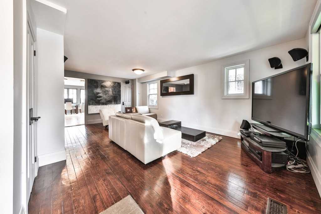 Listing W5870414 - Large Photo # 3