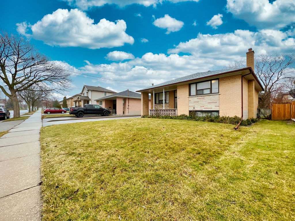 53 Lawnside Drive