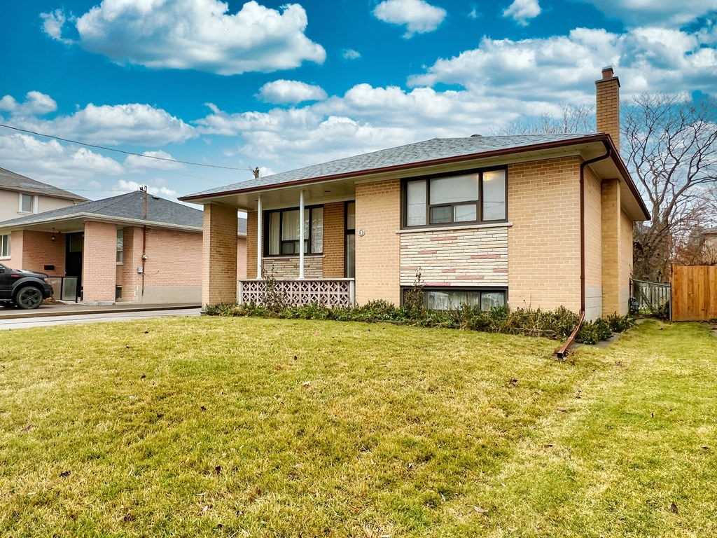 53 Lawnside Drive