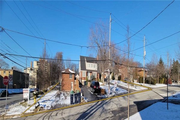 90 North Park Dr, Toronto