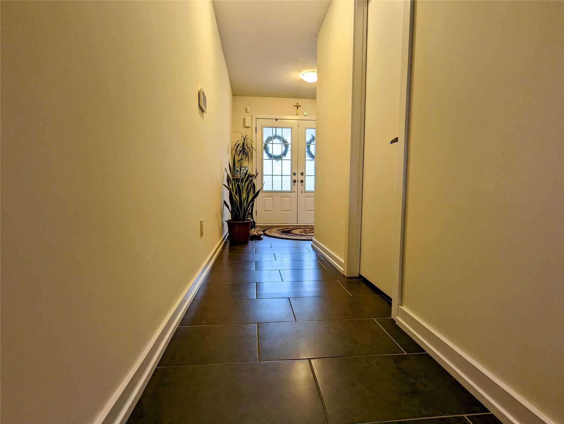 Listing W5871307 - Large Photo # 2