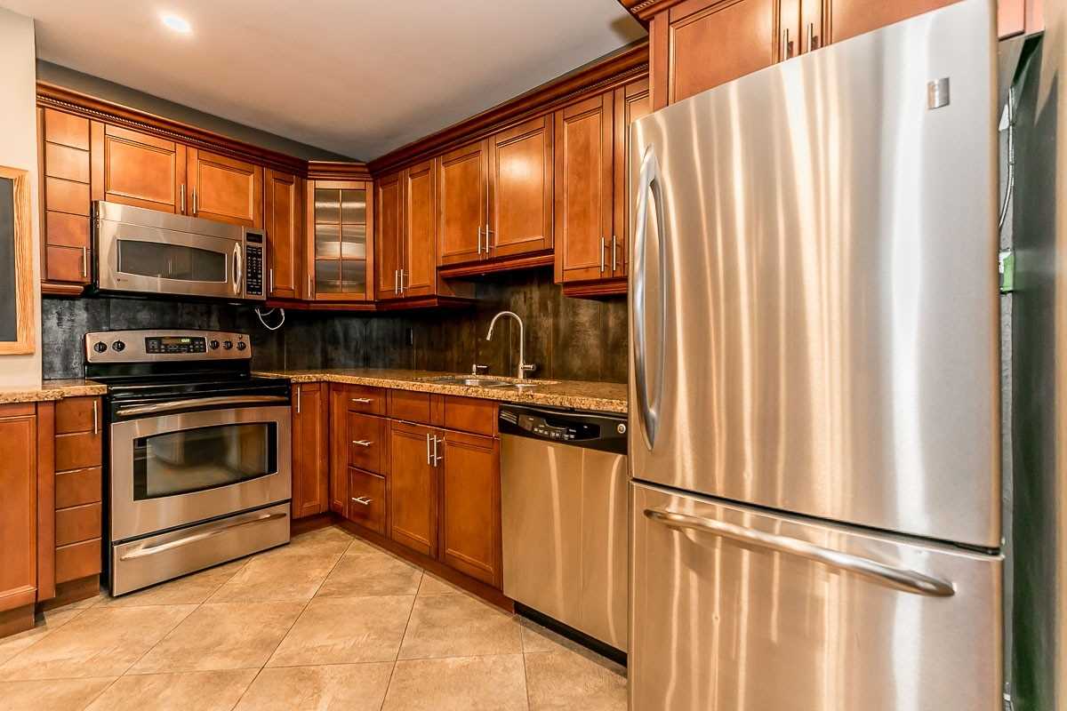 Listing W5871394 - Large Photo # 3