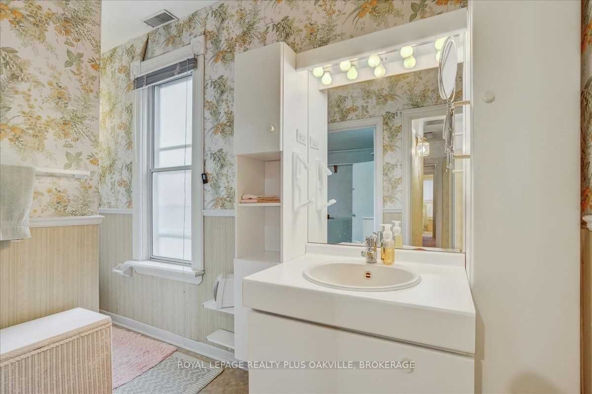 Listing W5871463 - Large Photo # 16
