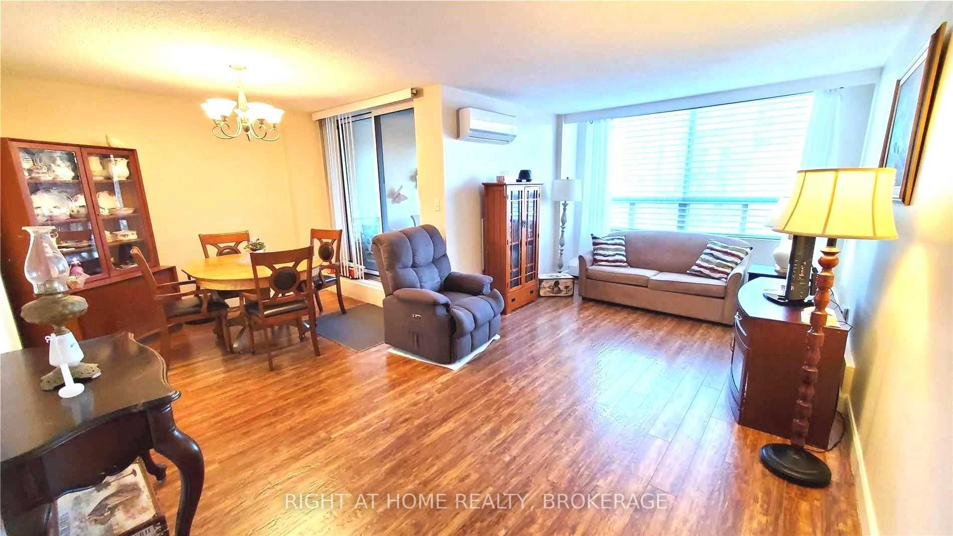 Listing W5871616 - Large Photo # 2