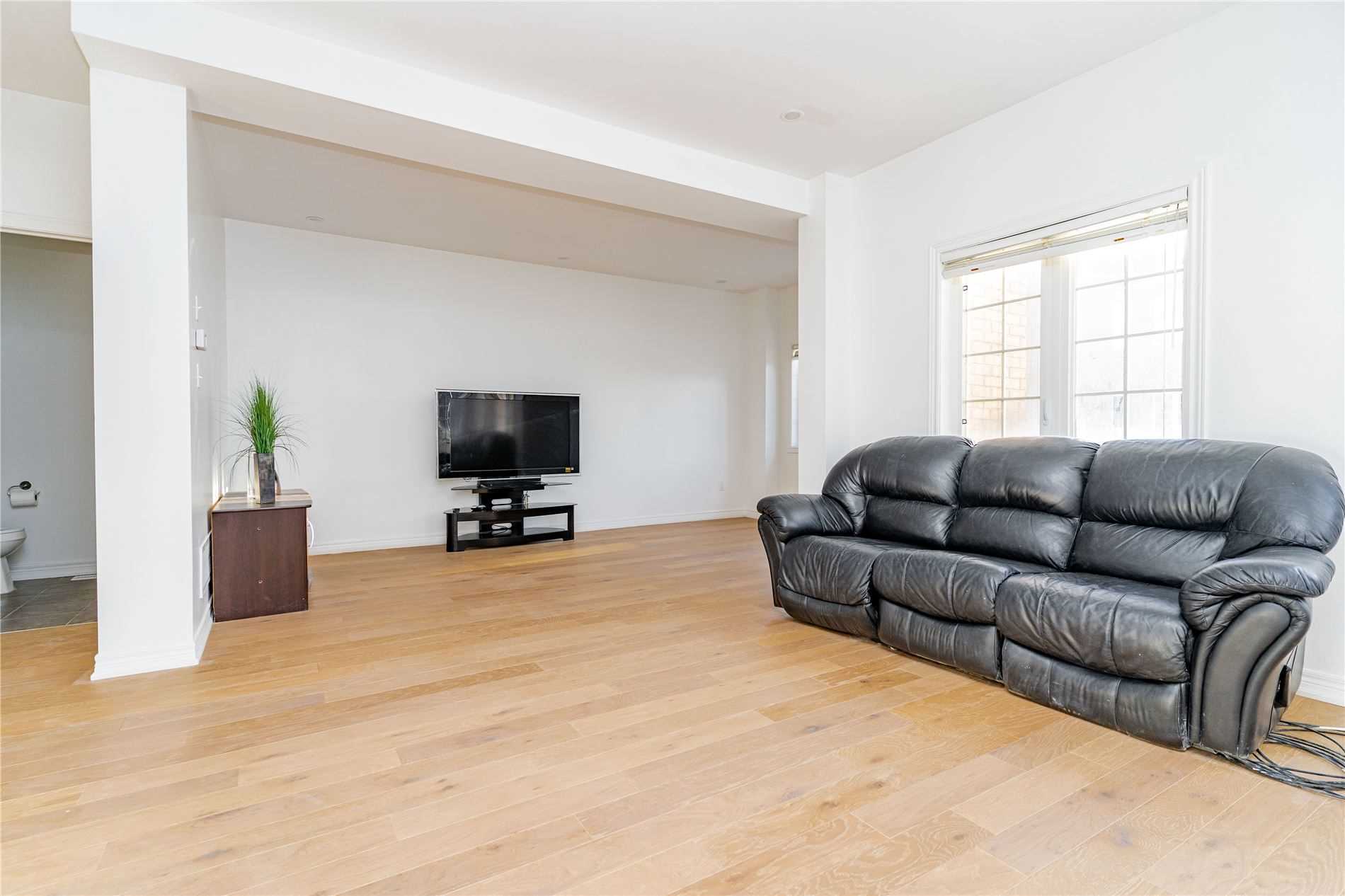 Listing W5872021 - Large Photo # 10