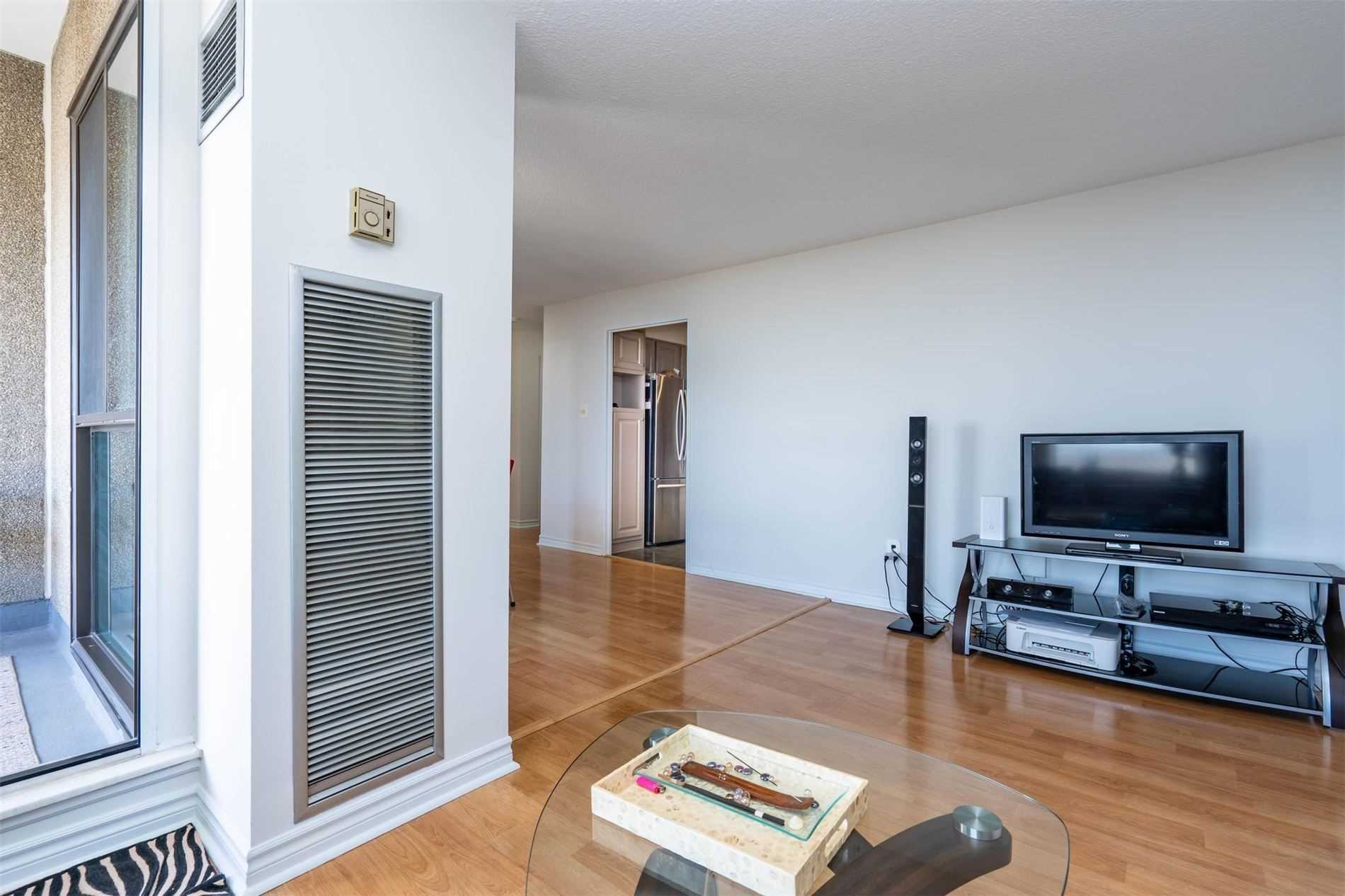 1300 Mississauga Valley Blvd, #1405