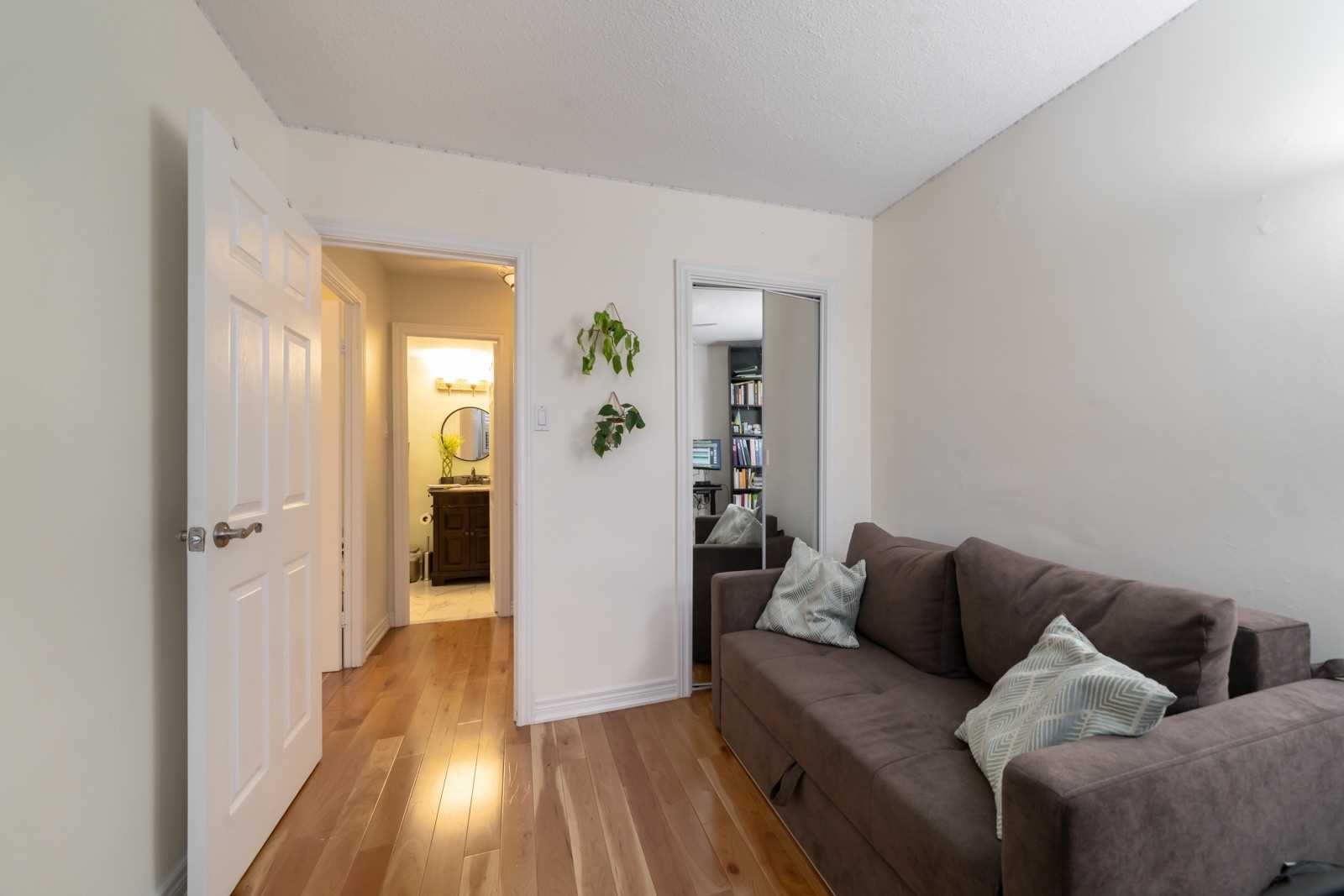 Listing W5872247 - Large Photo # 11