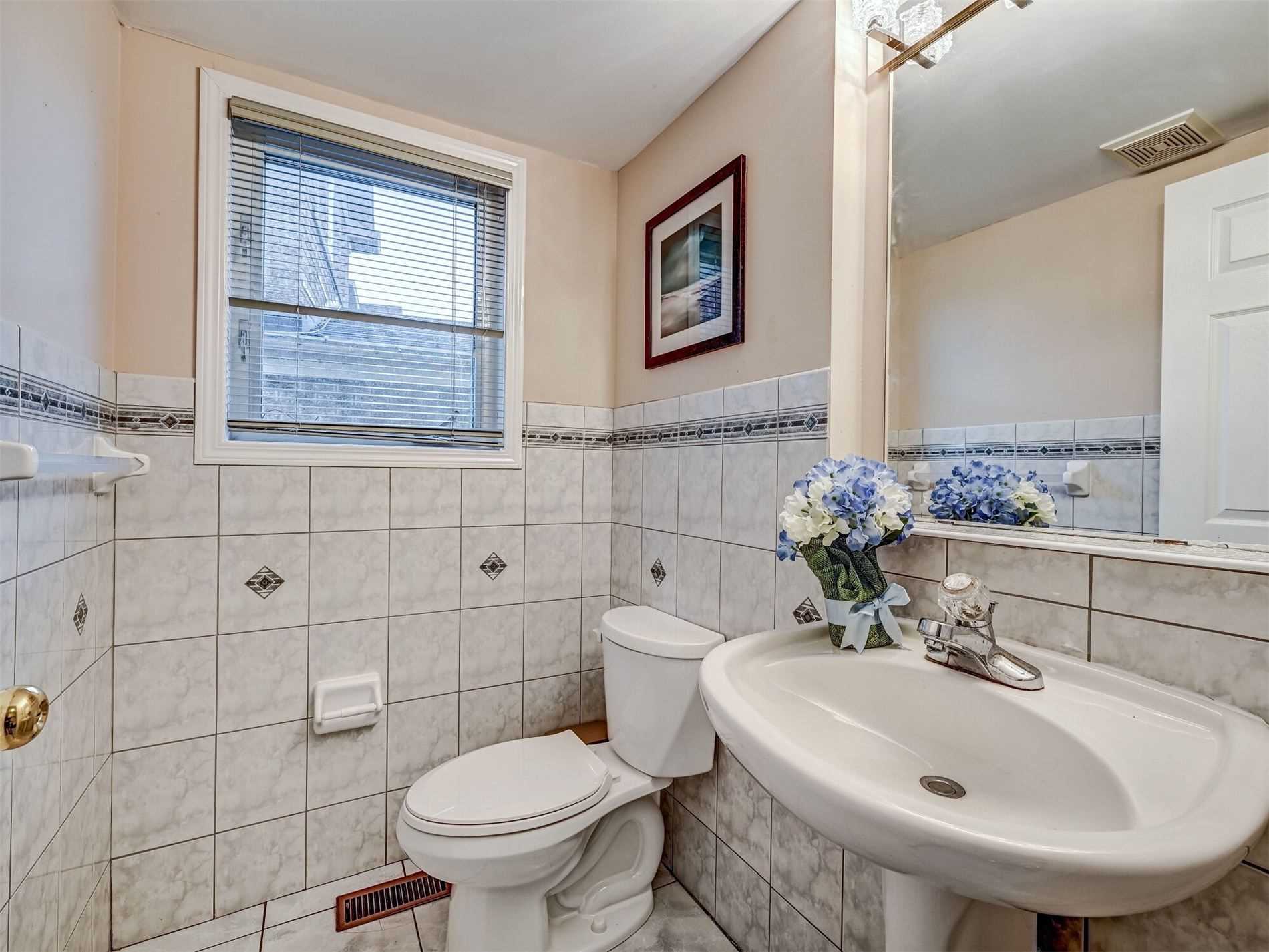 Listing W5872302 - Large Photo # 36