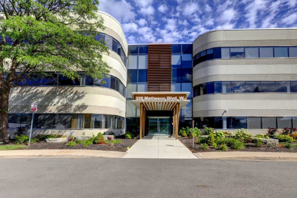 320 Matheson Blvd W, Mississauga