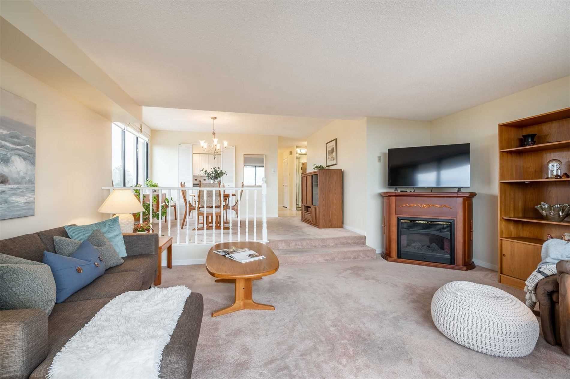 Listing W5872933 - Large Photo # 14