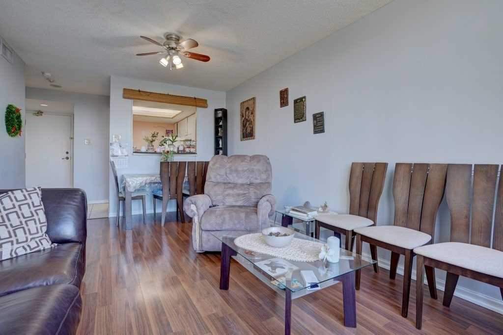 Listing W5873672 - Large Photo # 7