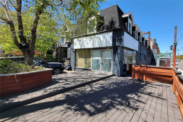 2535 Dundas St W, Toronto