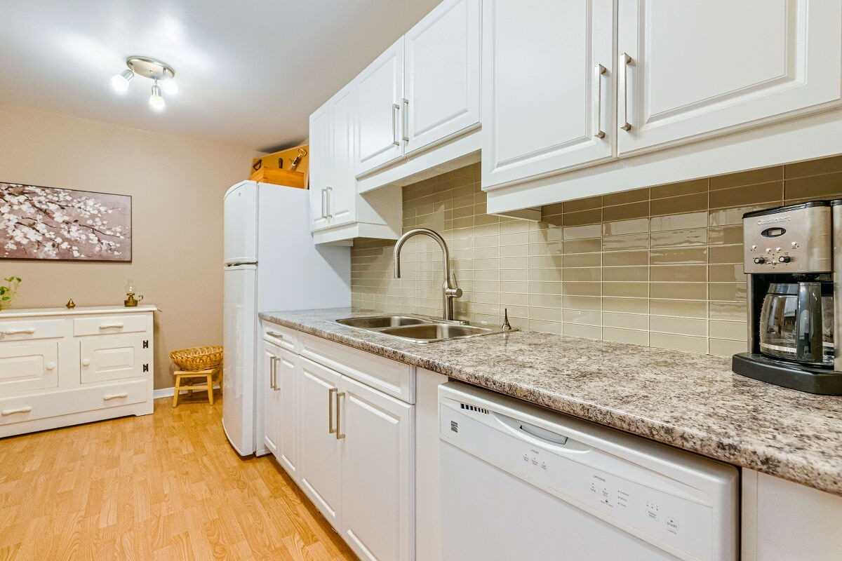 Listing W5873895 - Large Photo # 12