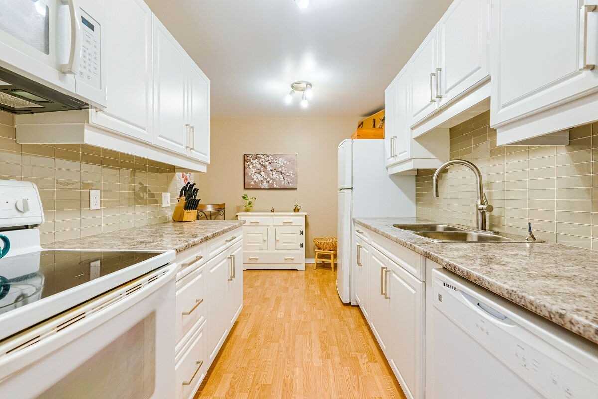 Listing W5873895 - Large Photo # 11