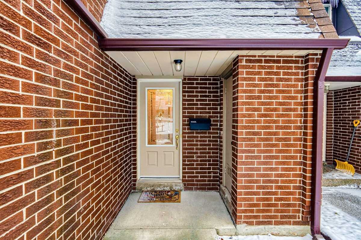Listing W5873895 - Large Photo # 3