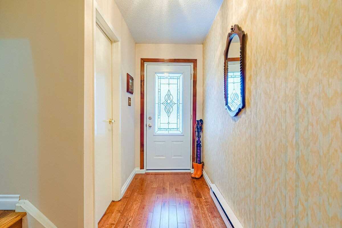 Listing W5873895 - Large Photo # 4