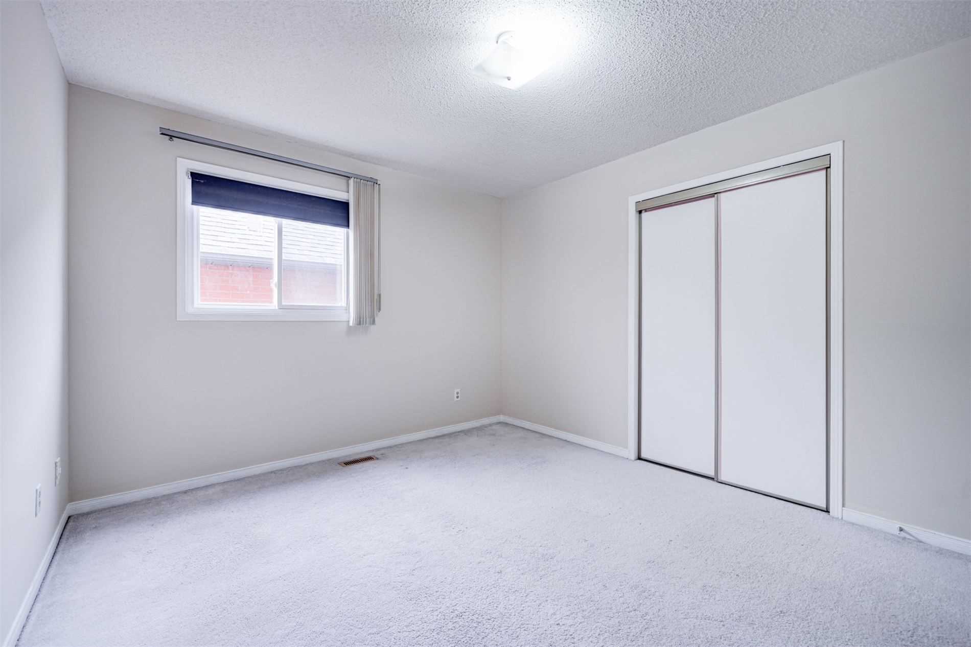 Listing W5874225 - Large Photo # 19