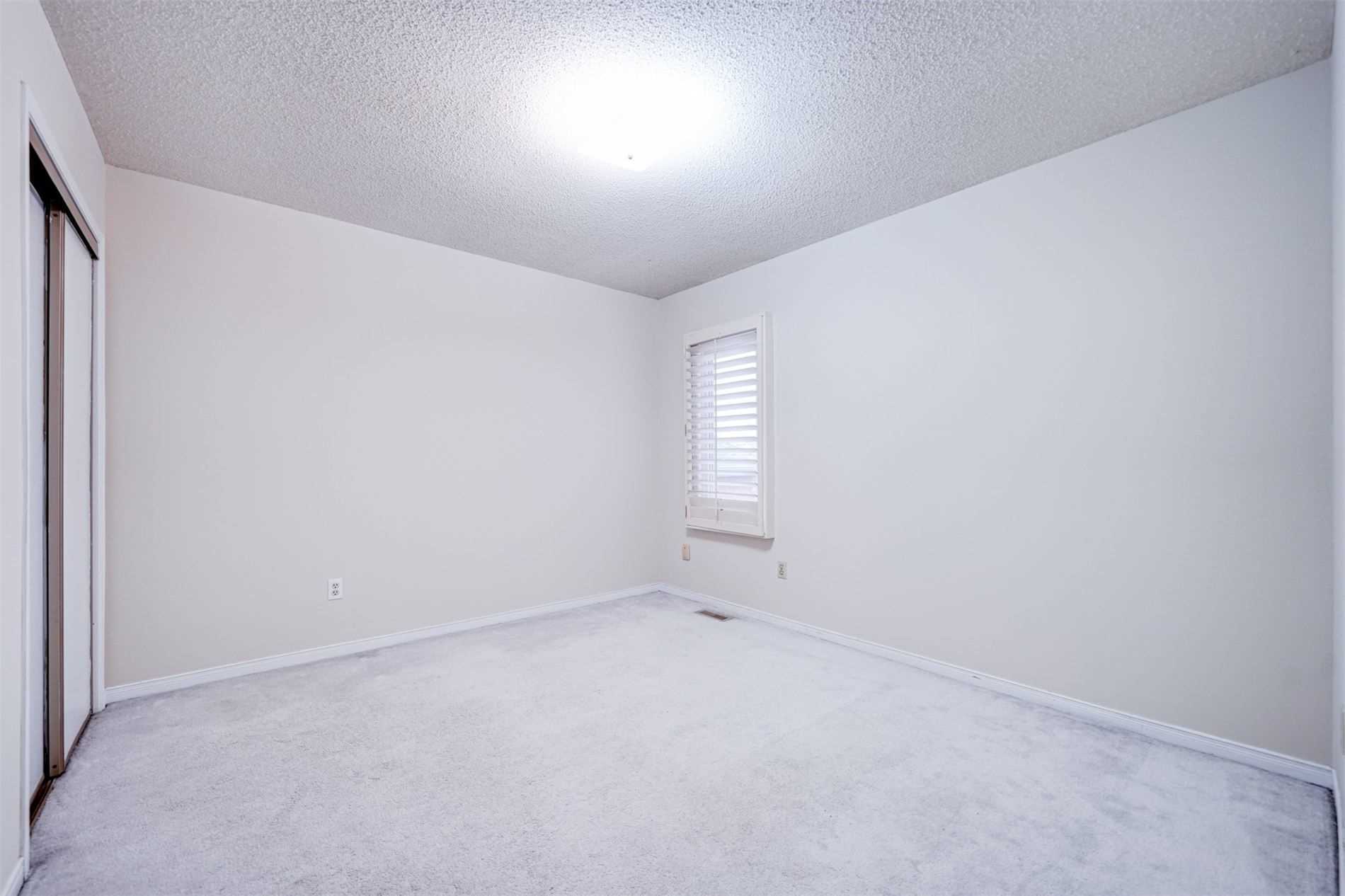 Listing W5874225 - Large Photo # 20