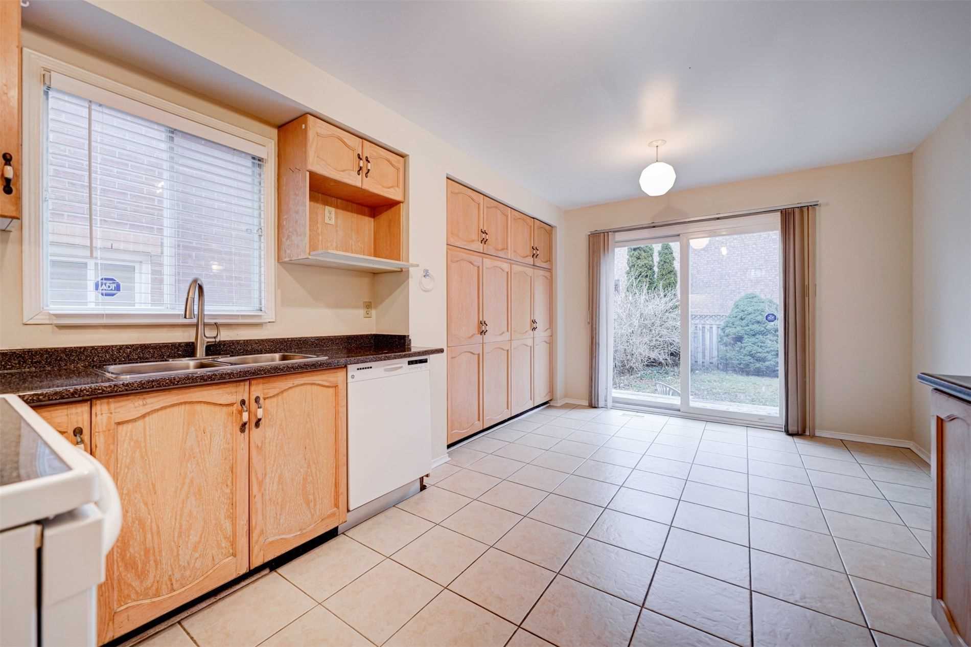 Listing W5874225 - Large Photo # 6