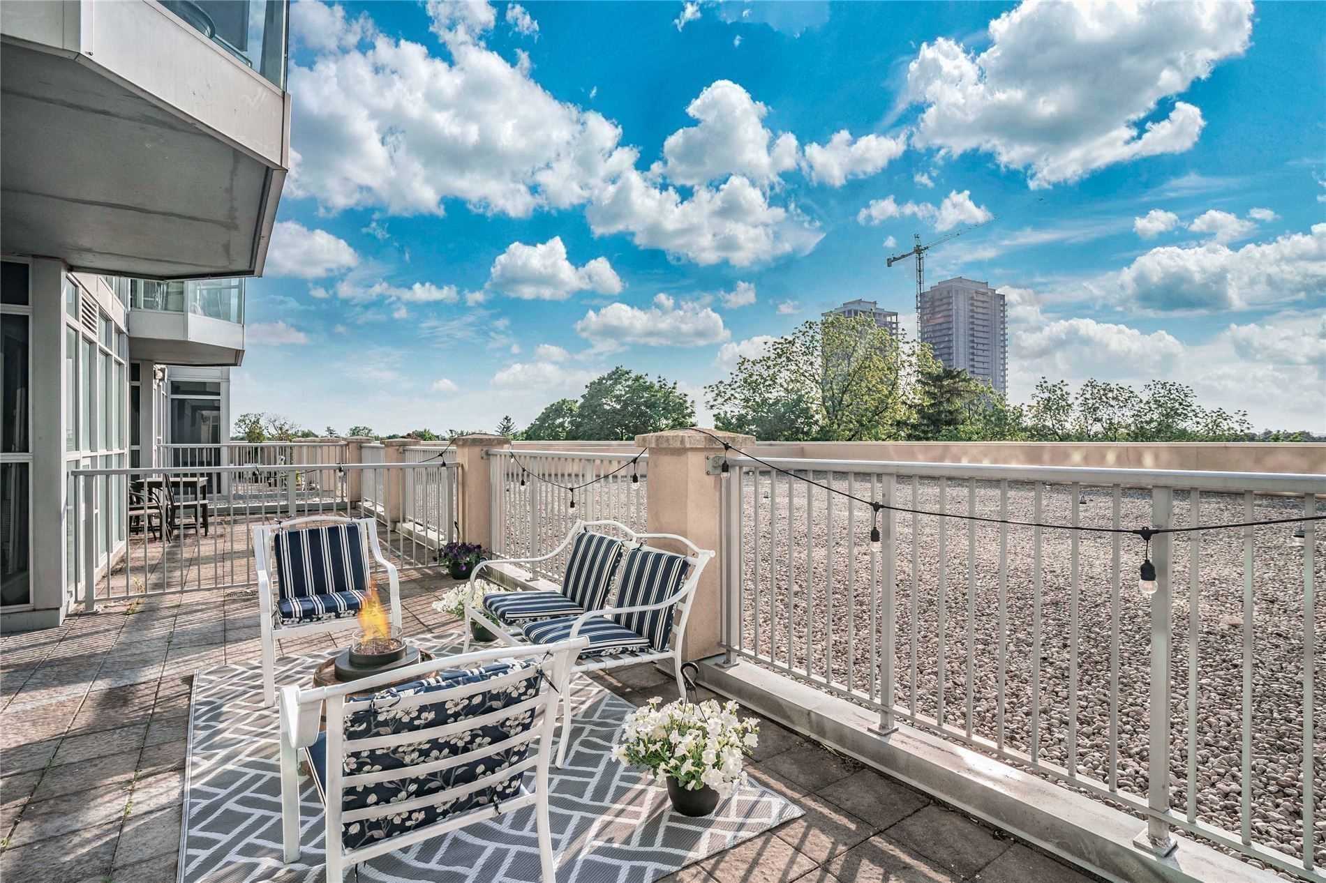 9 George Street N, #612