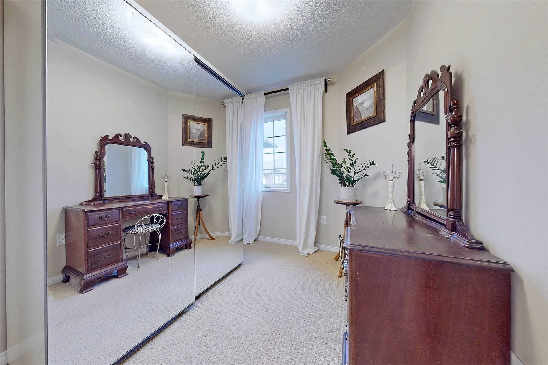 Listing W5874423 - Large Photo # 23