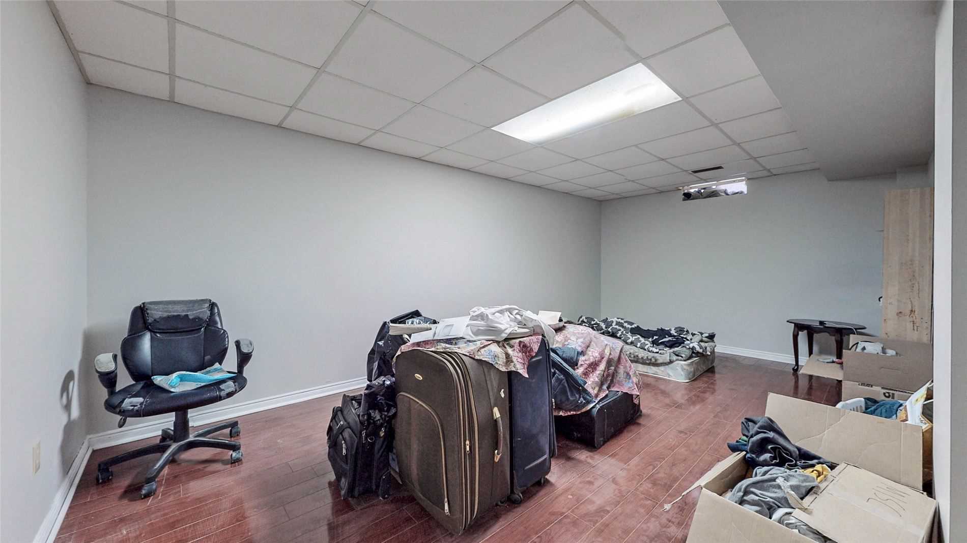 16 Lone Oak Ave